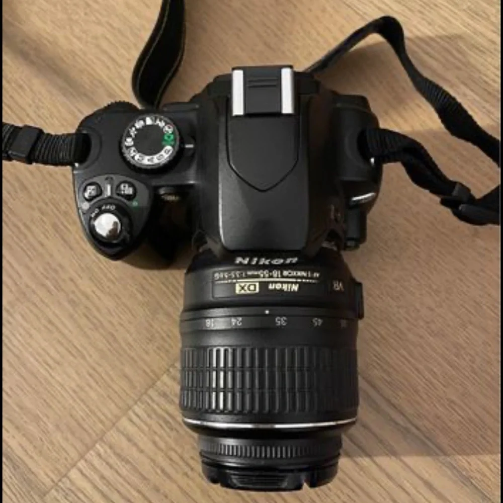 Nikon D60 with AF-S DX NIKKOR 18-55mm f/3.5-5.6G VR Lens